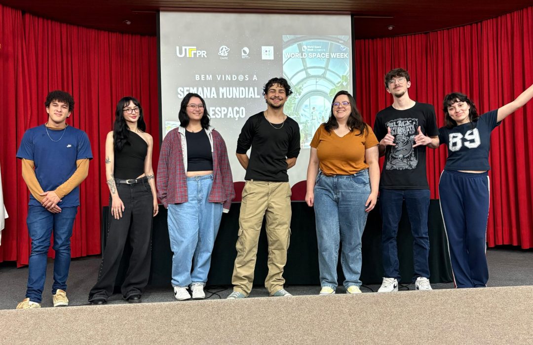 Membros do CAUTEC ao final das palestras da semana de astronomia.